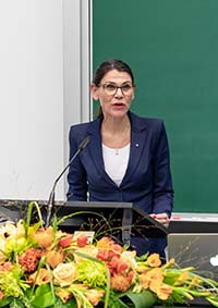 Wissenschaftsministerin Kiechle gratuliert zum 40-jährigen Jubiläum.