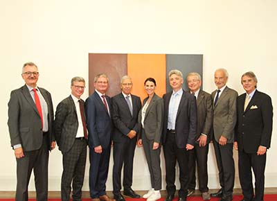 Mit dabei beim Festakt: der Amtschef des StMWK Müller, Wissenschaftsminister und RCI-Kuratoriumsmitglied Sibler, Regensburgs Wissenschaftsreferent Daminger, Universitätspräsident Hebel, Wissenschaftsministerin a. D. Kiechle, Institutsdirektor Beckhove, Staatsminister a.D. und RCI-Kuratoriumsvorsitzender Goppel, Institutsgründer Andreesen und Regierungspräsident Bartelt (v.l.n.r.)