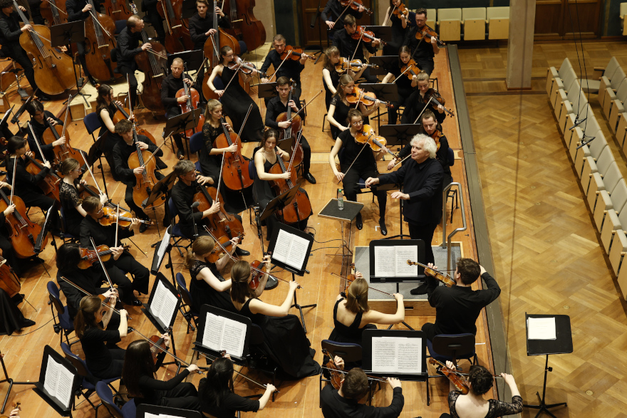 Das Bayerische Landesjugendorchester 2024 (© Astrid Ackermann)
