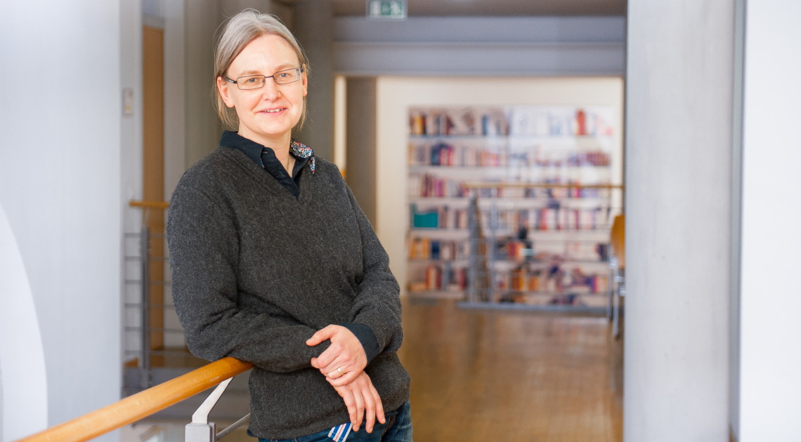 Die Forscherin der Altorientalistik Prof. Dr. Karen Radner von der Ludwig-Maximilians-Universität München